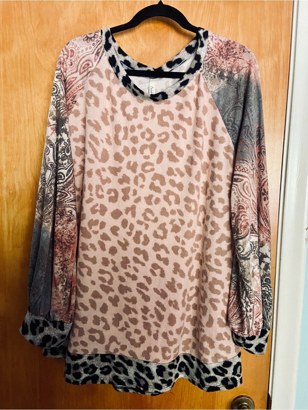 🐆🧡🩷🖤Boutique Brand Celeste Pink Leopard Mixed-Print Raglan Long Sleeve Top 2X